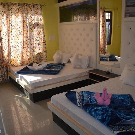 Nice One Palace Srīnagar Екстериор снимка