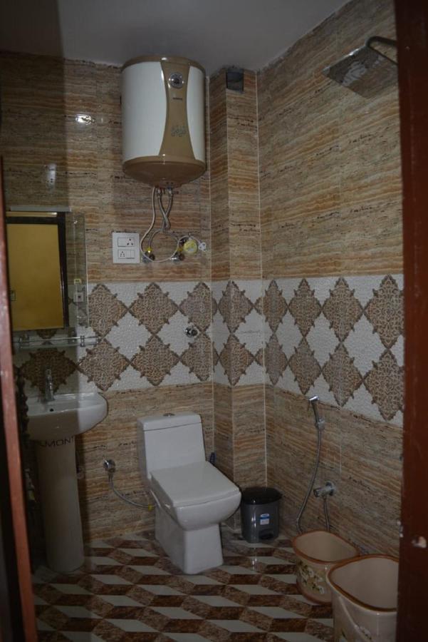 Nice One Palace Srīnagar Екстериор снимка