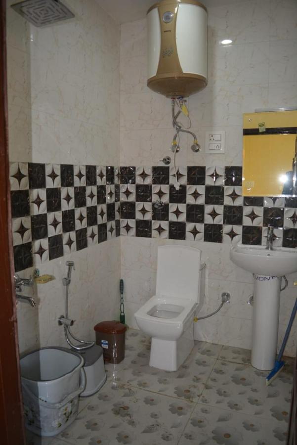 Nice One Palace Srīnagar Екстериор снимка