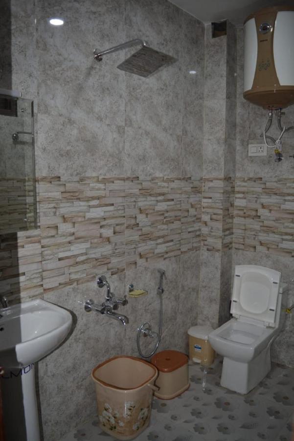 Nice One Palace Srīnagar Екстериор снимка